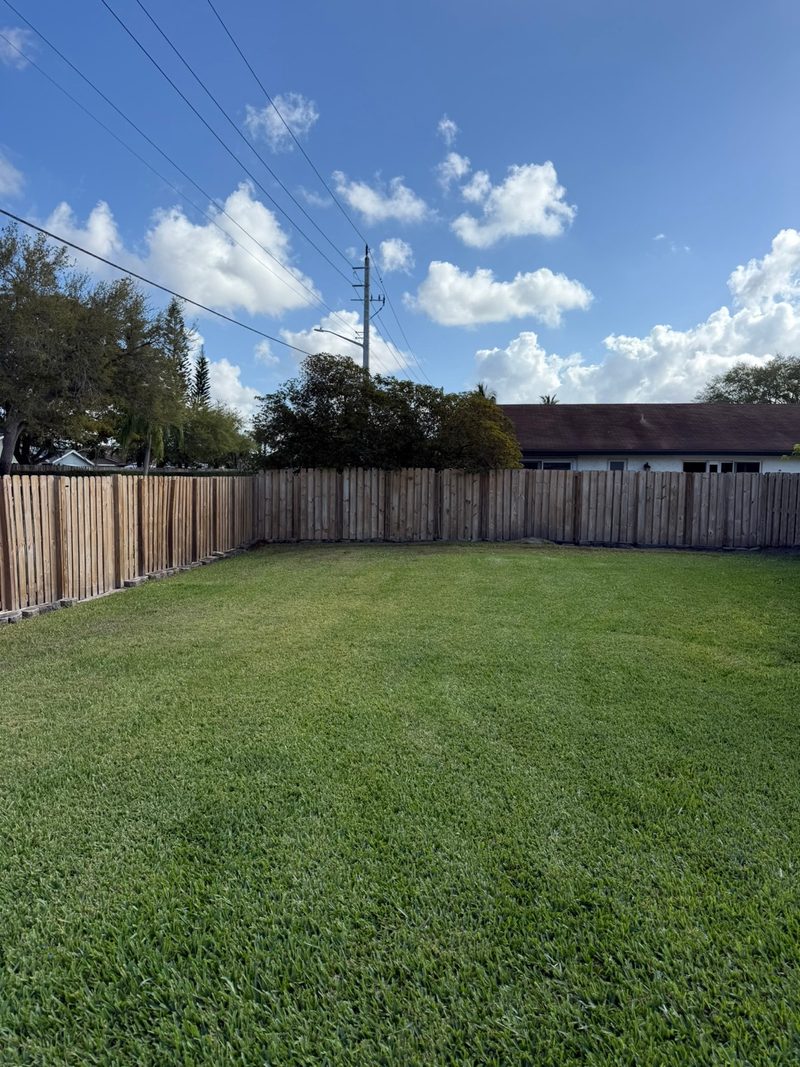 Glade Palm Lawn Care work photo 18