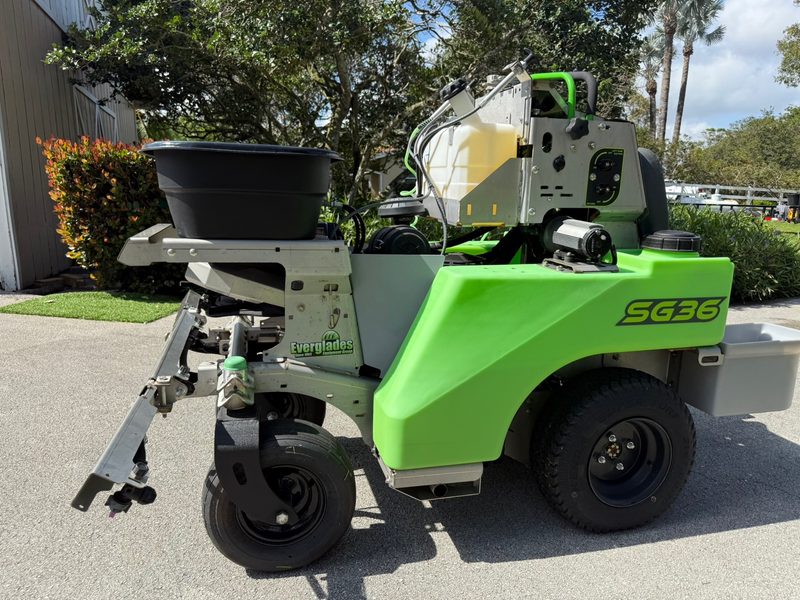 Glade Palm Lawn Care work photo 6
