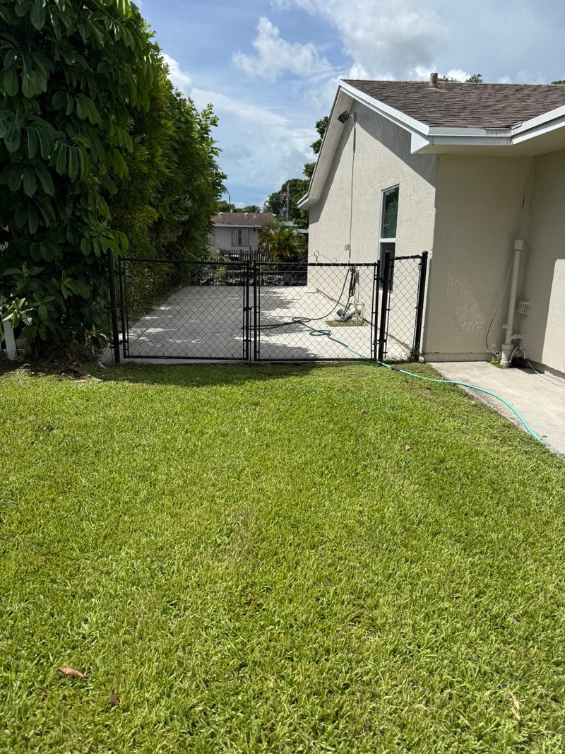 Glade Palm Lawn Care work photo 15