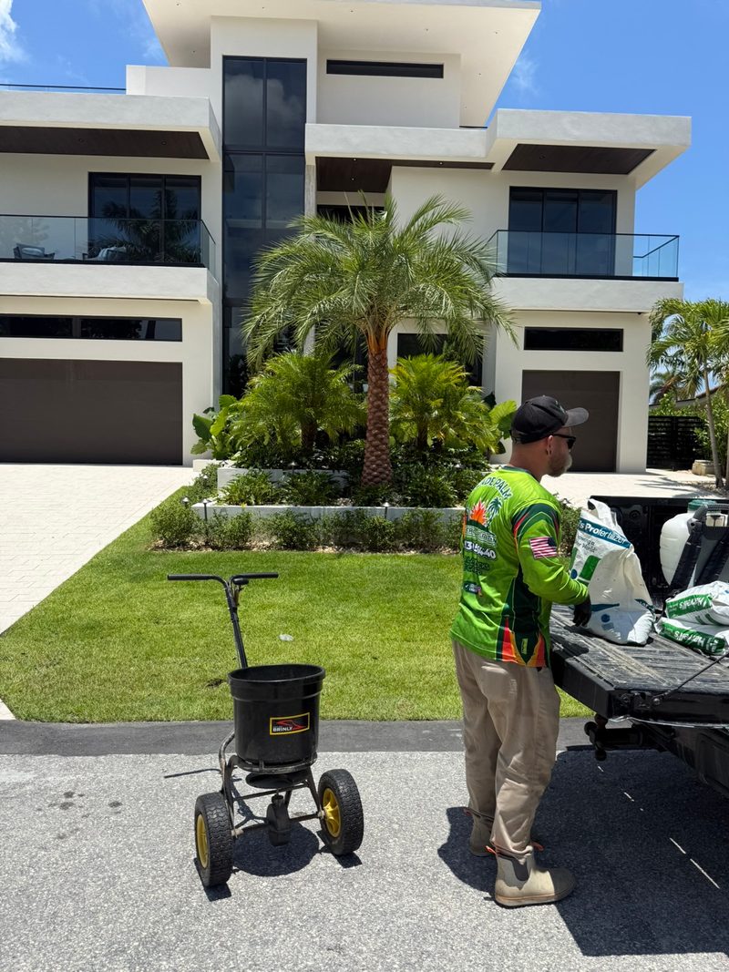 Glade Palm Lawn Care work photo 9